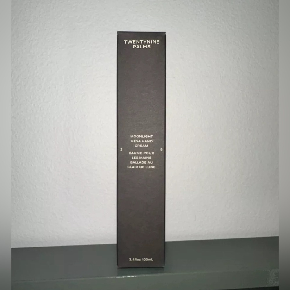 Twentynine Palms Moonlight
Mesa Hand Cream 3.4‎ fl oz
100mL Vegan Certified USA